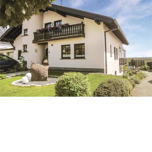 Three-Bedroom Apartment in Karlshausen