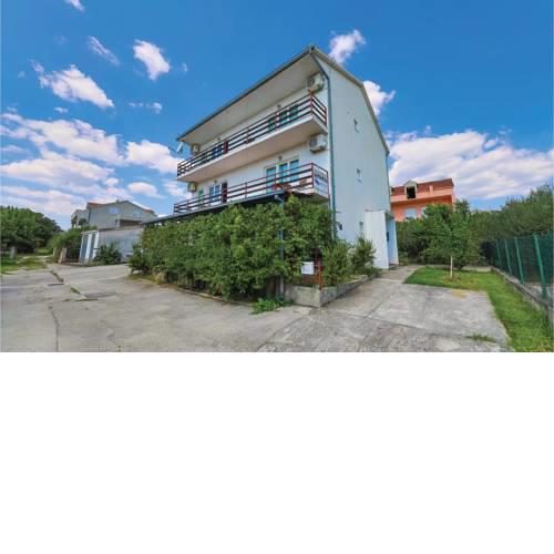Three-Bedroom Apartment in Kastel Novi