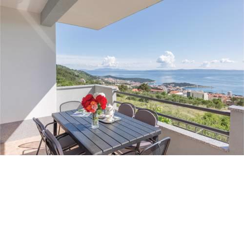 Three-Bedroom Apartment in Makarska