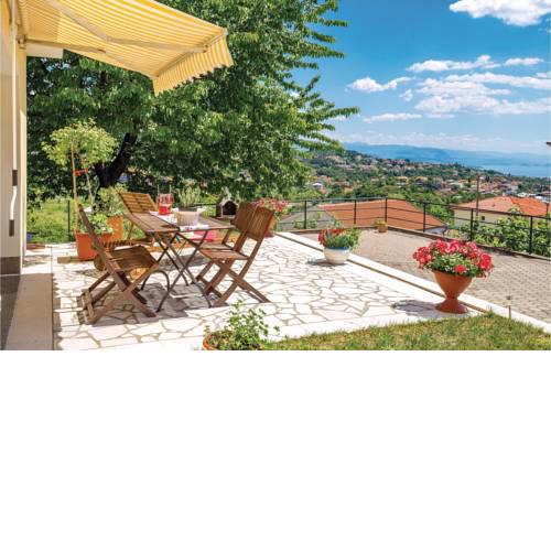 Three-Bedroom Apartment in Matulji