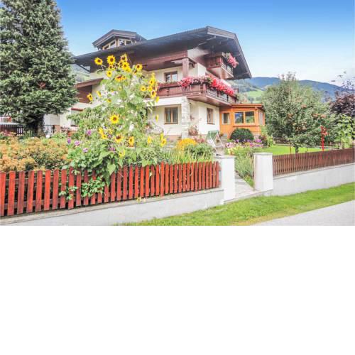 Three-Bedroom Apartment in Piesendorf