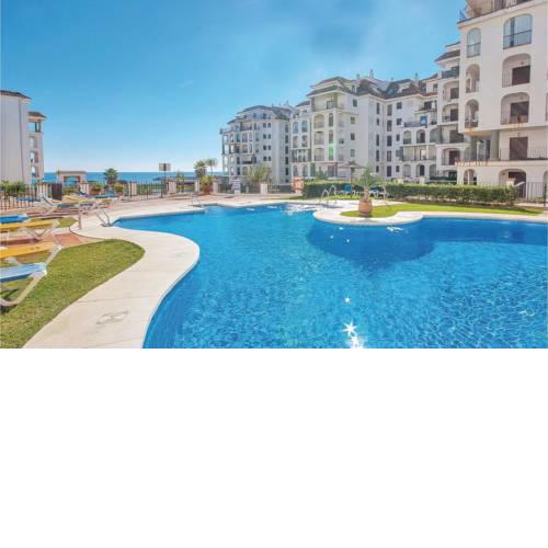 Three-Bedroom Apartment in Puerto de la Duquesa