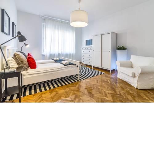 Three-bedroom Apartment Main Square