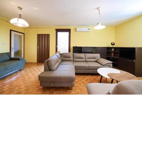 Three bedroom apartment Tesla Maraska AE1604