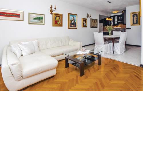 Three-Bedroom Apartment with Sea View in Split