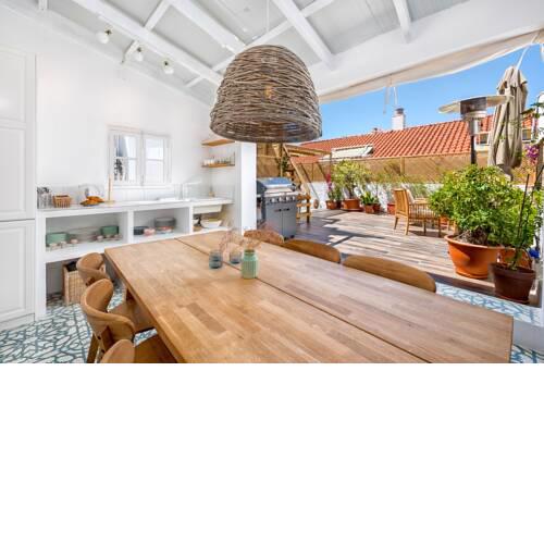 Three-bedroom apartment with terrace Molina