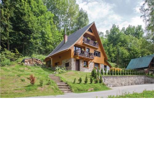 Three-Bedroom Holiday Home in Benecko