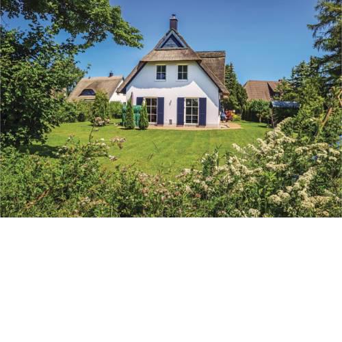 Three-Bedroom Holiday Home in Borgerende