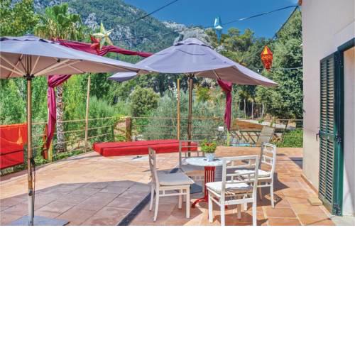 Three-Bedroom Holiday Home in Bunyola