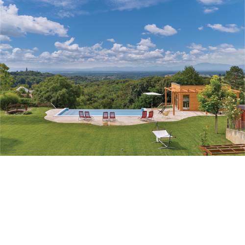 Three-Bedroom Holiday Home in Dragoslavec