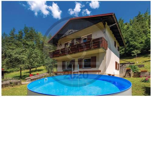 Three-Bedroom Holiday Home in Dreznica