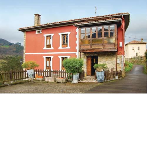 Three-Bedroom Holiday Home in El Cueto