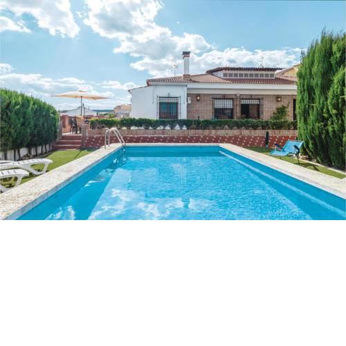 Three-Bedroom Holiday Home in Hornachuelos