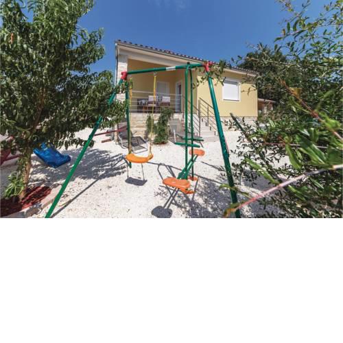 Three-Bedroom Holiday Home in Liznjan