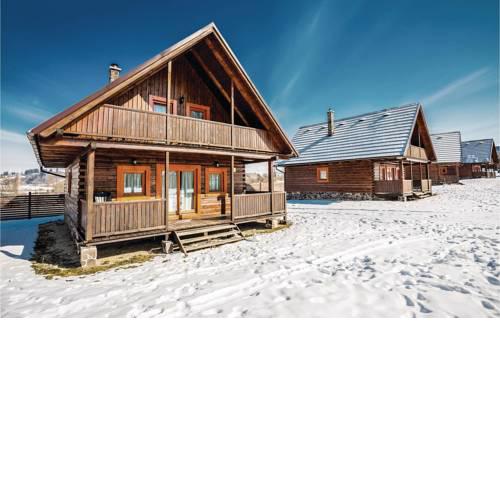 Three-Bedroom Holiday Home in Malatiny
