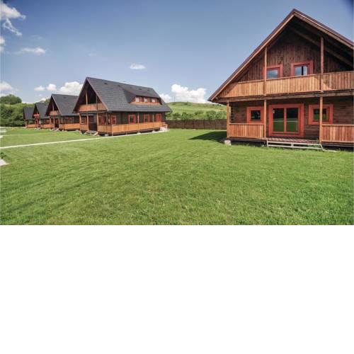 Three-Bedroom Holiday Home in Malatiny