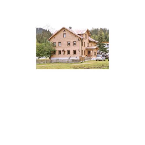 Three-Bedroom Holiday Home in Mathon