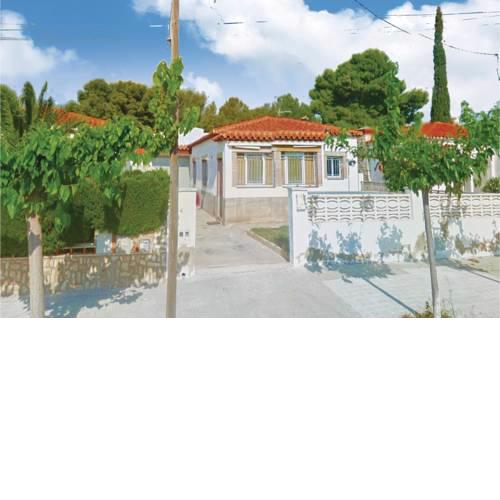 Three-Bedroom Holiday Home in Miami Platja
