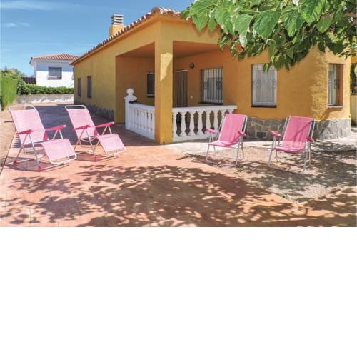 Three-Bedroom Holiday Home in Miami Playa
