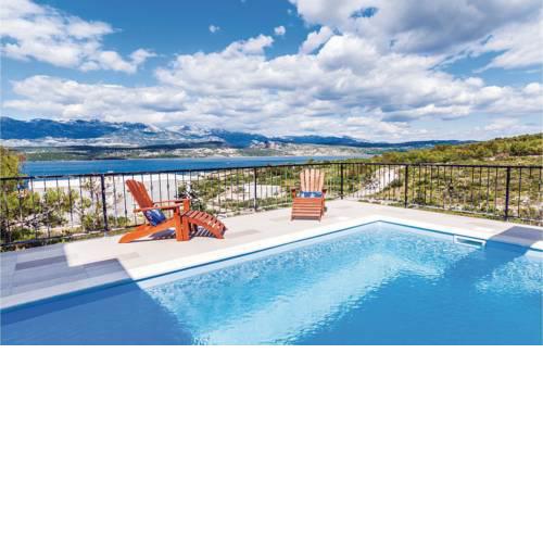 Three-Bedroom Holiday Home in Novigrad