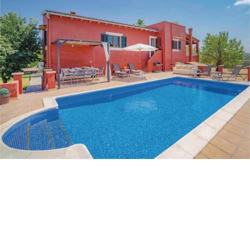 Three-Bedroom Holiday Home in Port d'Alcudia