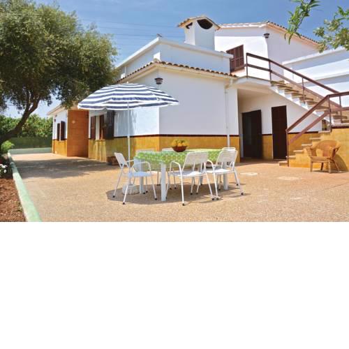 Three-Bedroom Holiday Home in Porto Cristo