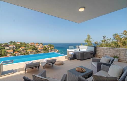 Three-Bedroom Holiday Home in Prigradica