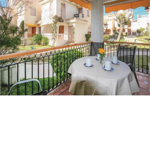 Three-Bedroom Holiday Home in Santa Pola