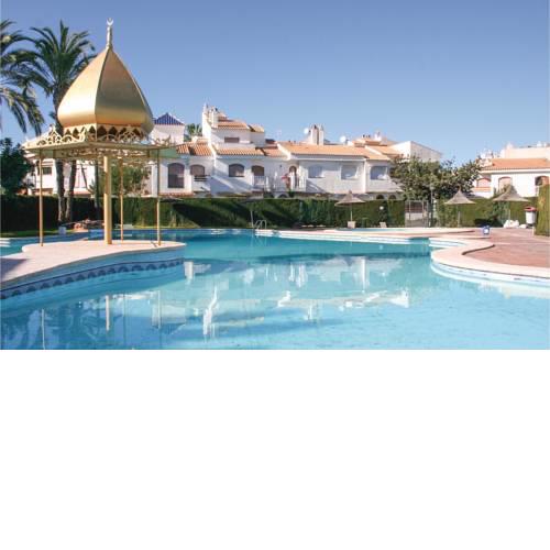 Three-Bedroom Holiday Home in Santa Pola