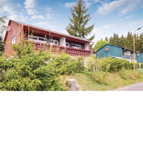 Three-Bedroom Holiday Home in Schnett