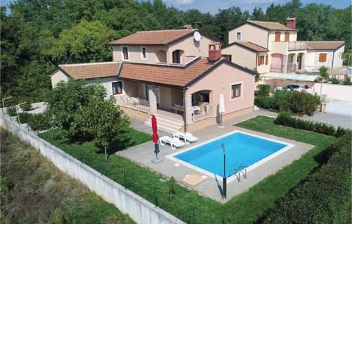 Three-Bedroom Holiday Home in Tinjan