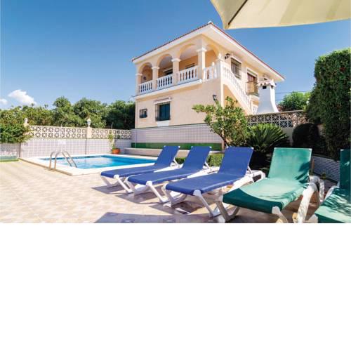 Three-Bedroom Holiday Home in Torrox