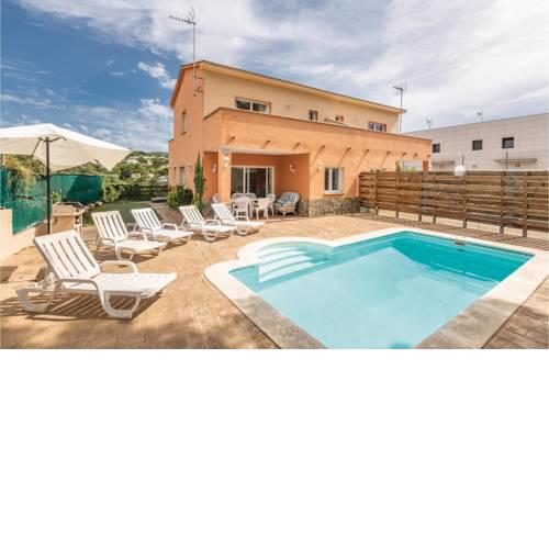 Three-Bedroom Holiday Home in Vidreres