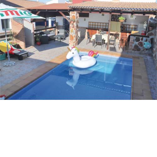 Three-Bedroom Holiday Home in Villafranco del Guada.