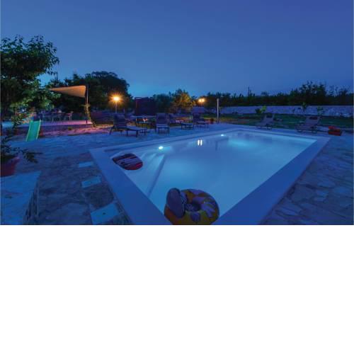 Three-Bedroom Holiday Home in Vinovo Donje