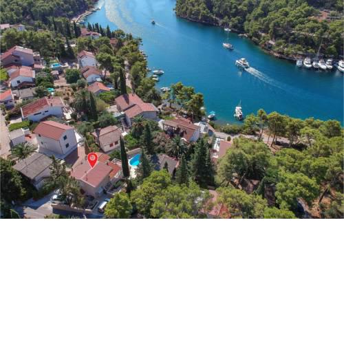Three-Bedroom Holiday Home in Vrboska