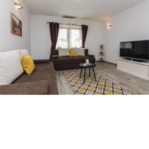 Three-Bedroom Holiday Home in Vrsi