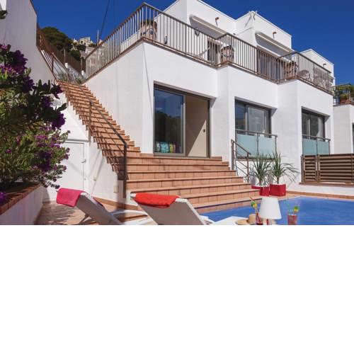 Three-Bedroom Holiday home Roses with Sea View 07
