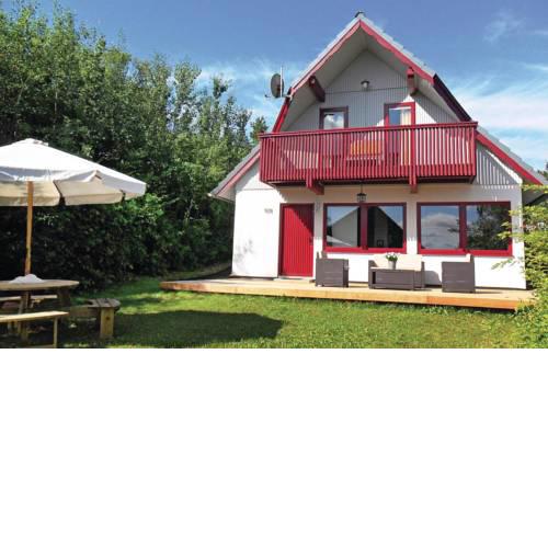 Three-Bedroom Holiday home with Lake View in Kirchheim