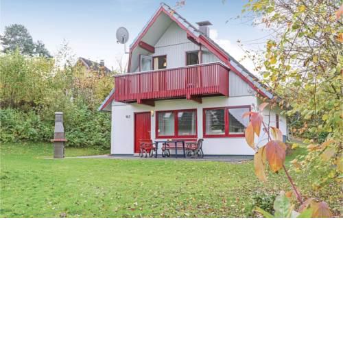 Three-Bedroom Holiday home with Lake View in Kirchheim/Hessen