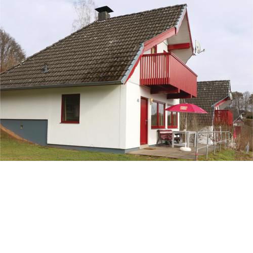 Three-Bedroom Holiday home with Lake View in Kirchheim/Hessen