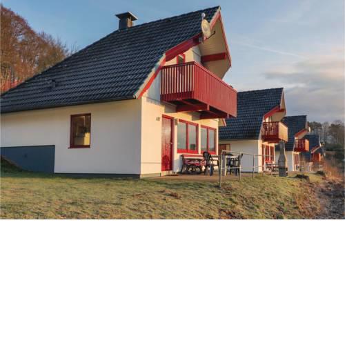 Three-Bedroom Holiday home with Lake View in Kirchheim/Hessen