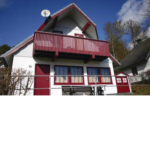 Three-Bedroom Holiday home with Lake View in Kirchheim/Hessen