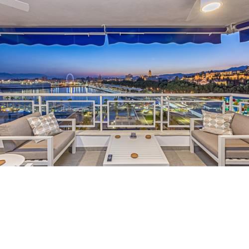 Three-bedroom penthouse with view Malagueta