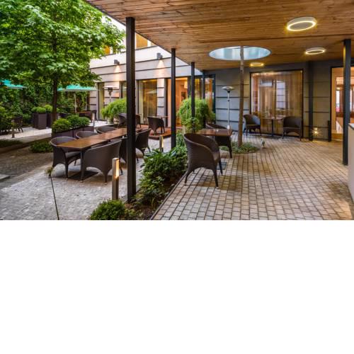 Three Crowns Hotel