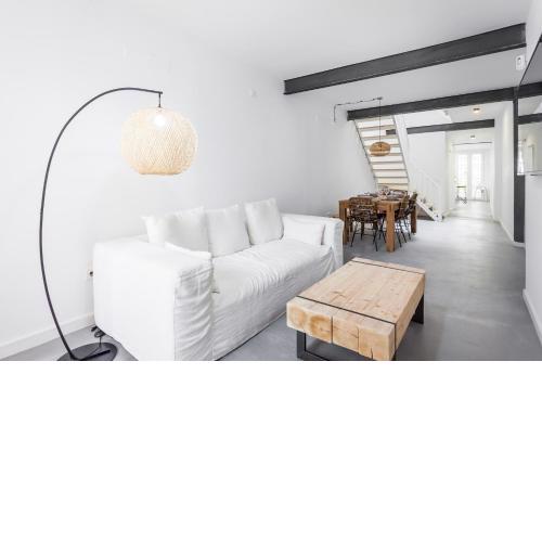 THREE FLOOR HOUSE WITH TERRACE