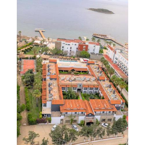 Tiana Beach Resort