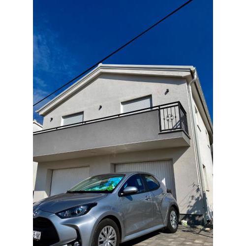 Tinel Apartment