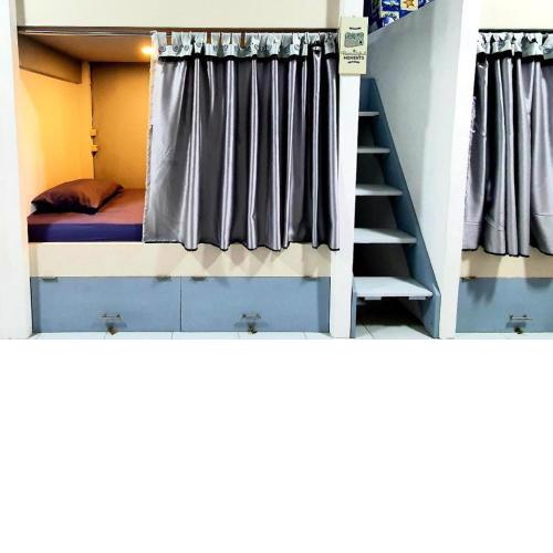 Tiny Room Hostel