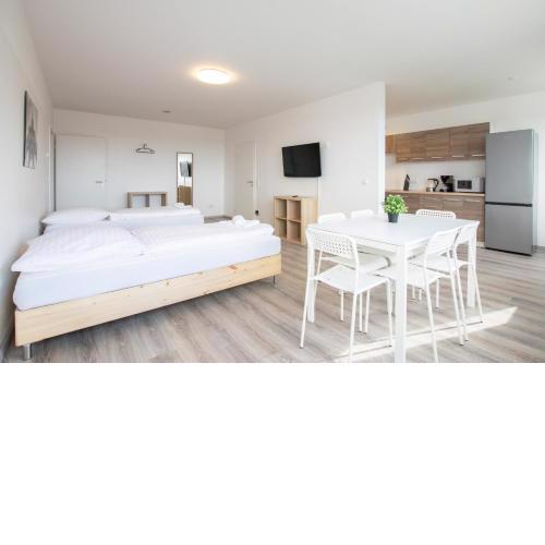 T&K Apartments - Comfortable 3 Room Apartments with Balcony